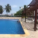 Apartaestudio entero cuatro huéspede frente al mar